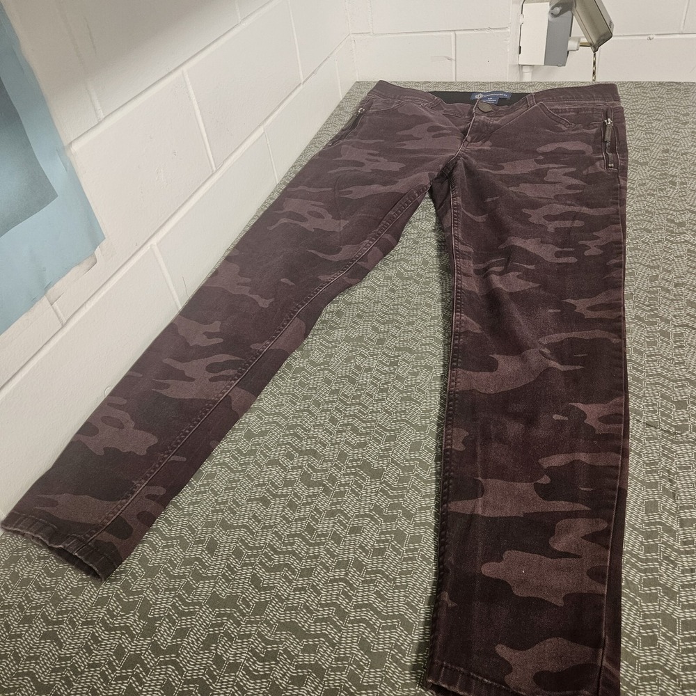 Democracy Women's Camouflage Skinny Capris in Dark Plum